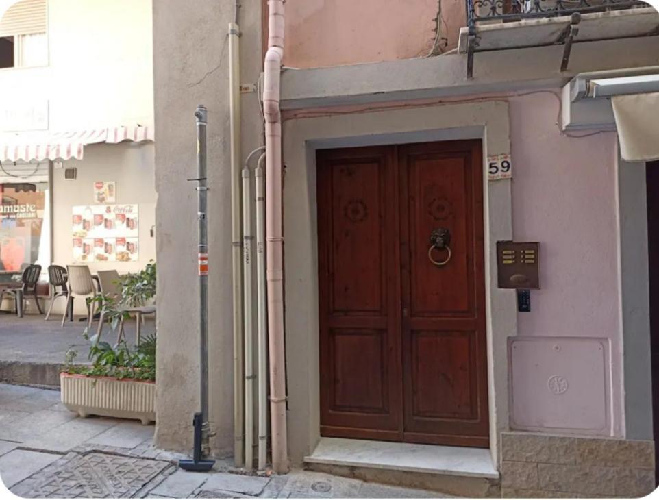 Castello Privata, Nell'appartamento Condiviso